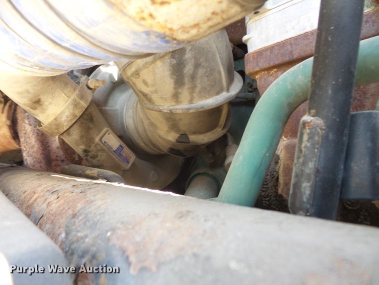 image for item FM9682 2006 Volvo VHD dump truck