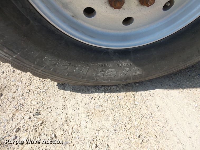 image for item FM9682 2006 Volvo VHD dump truck