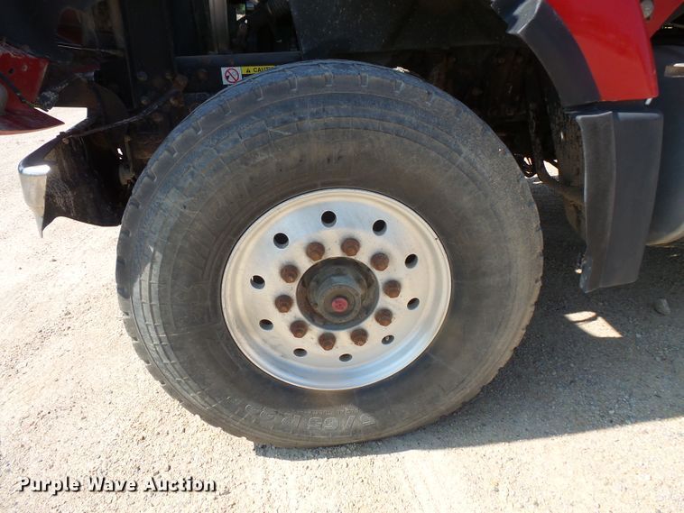 image for item FM9682 2006 Volvo VHD dump truck