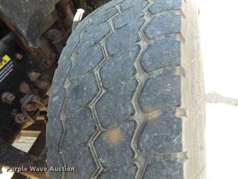 image for item FM9682 2006 Volvo VHD dump truck