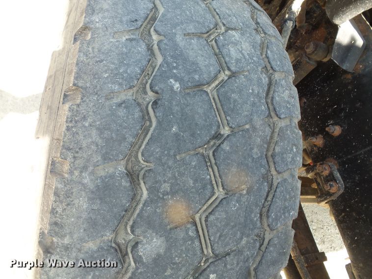 image for item FM9682 2006 Volvo VHD dump truck