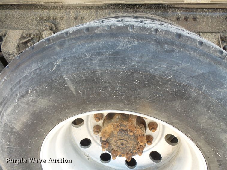 image for item FM9682 2006 Volvo VHD dump truck