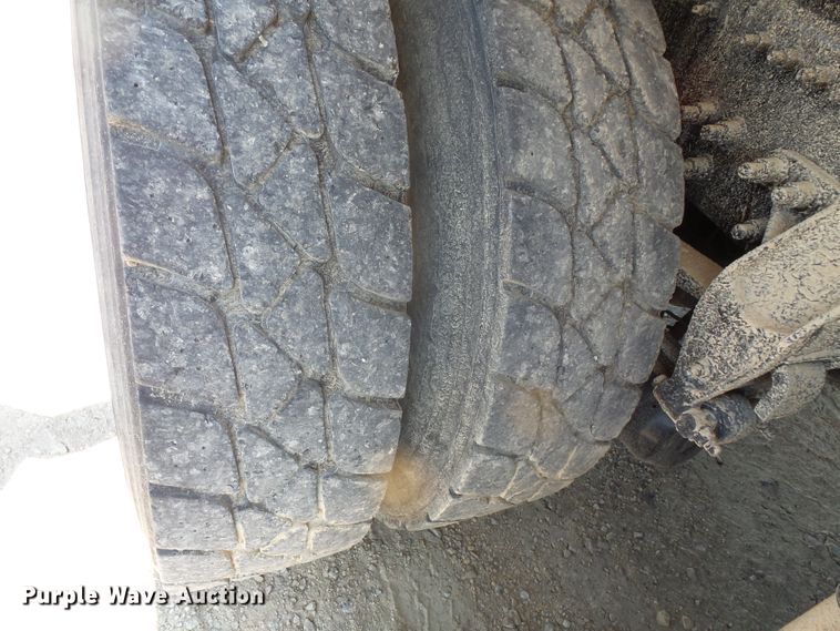 image for item FM9682 2006 Volvo VHD dump truck