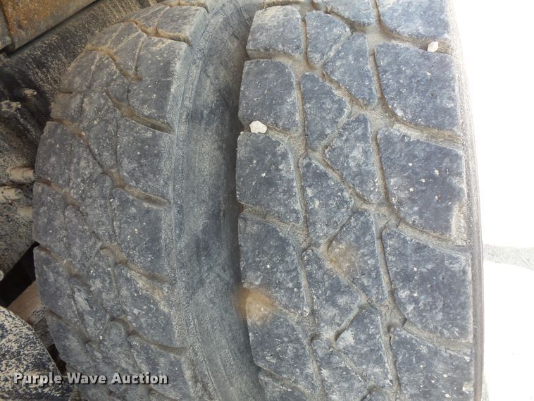 image for item FM9682 2006 Volvo VHD dump truck