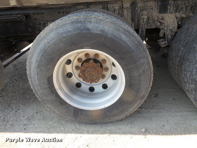 image for item FM9682 2006 Volvo VHD dump truck