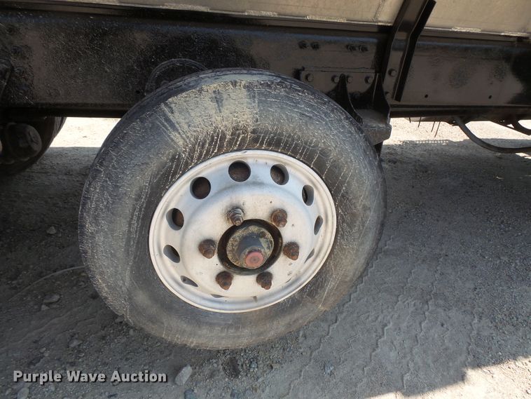 image for item FM9682 2006 Volvo VHD dump truck