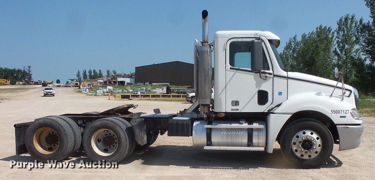 image for item FM9683 2007 Freightliner Columbia semi truck