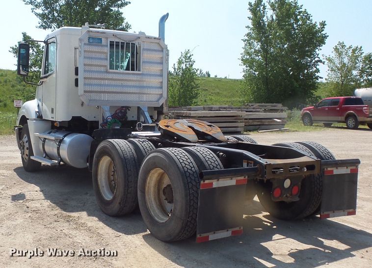 image for item FM9683 2007 Freightliner Columbia semi truck