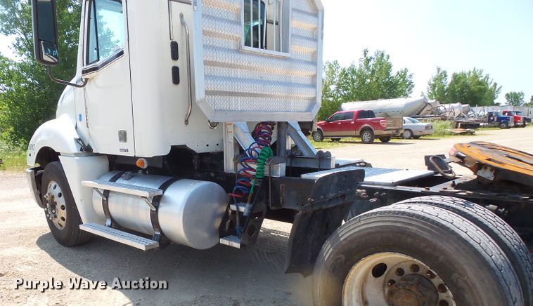 image for item FM9683 2007 Freightliner Columbia semi truck