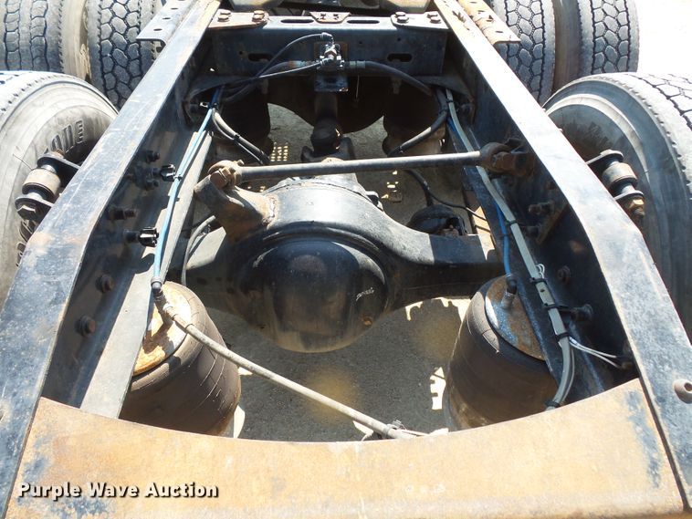 image for item FM9683 2007 Freightliner Columbia semi truck