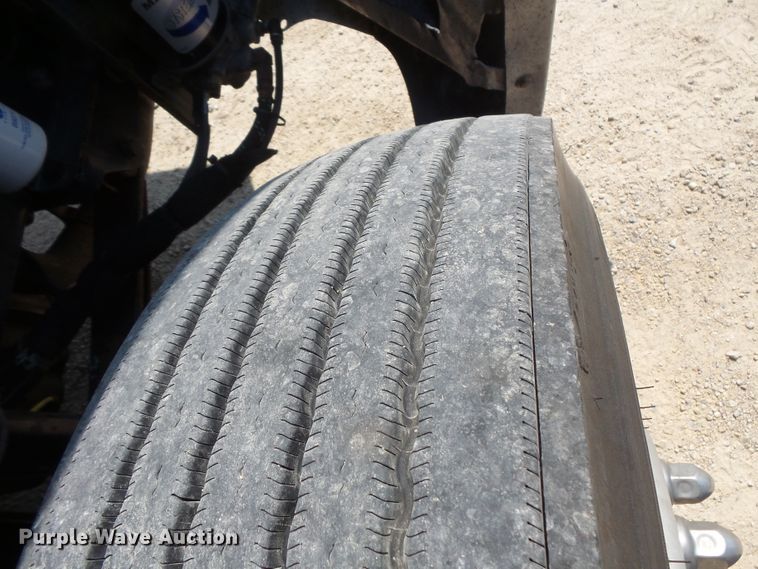 image for item FM9683 2007 Freightliner Columbia semi truck