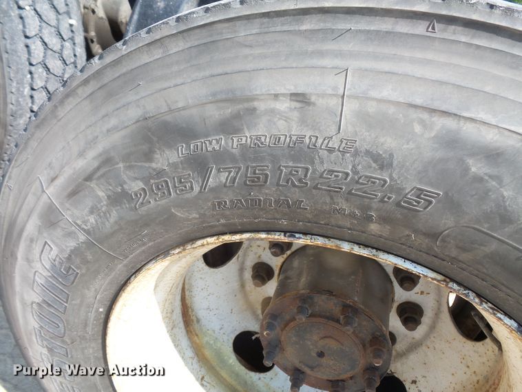 image for item FM9683 2007 Freightliner Columbia semi truck