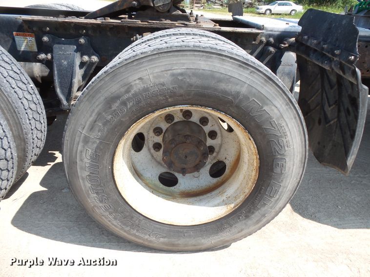 image for item FM9683 2007 Freightliner Columbia semi truck