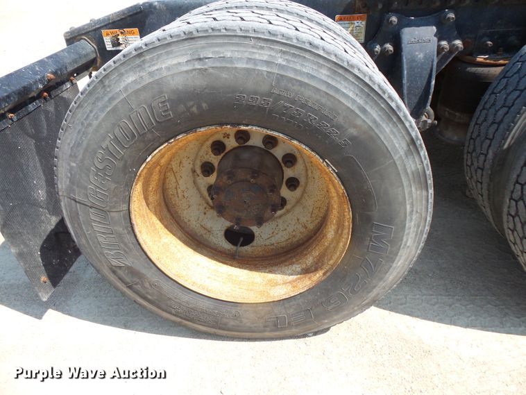 image for item FM9683 2007 Freightliner Columbia semi truck