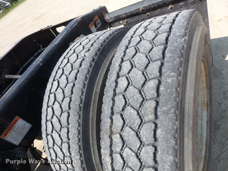 image for item FM9683 2007 Freightliner Columbia semi truck