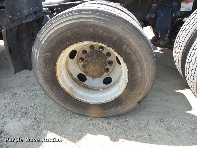 image for item FM9683 2007 Freightliner Columbia semi truck