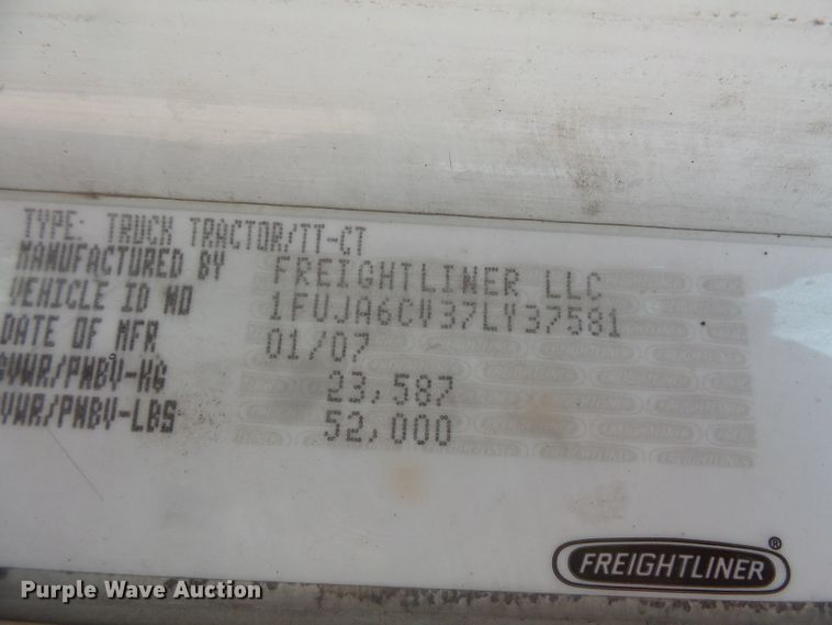 image for item FM9683 2007 Freightliner Columbia semi truck