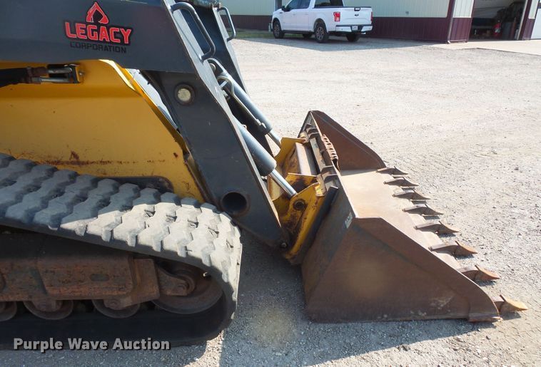 image for item FM9714 2012 John Deere 333D skid steer