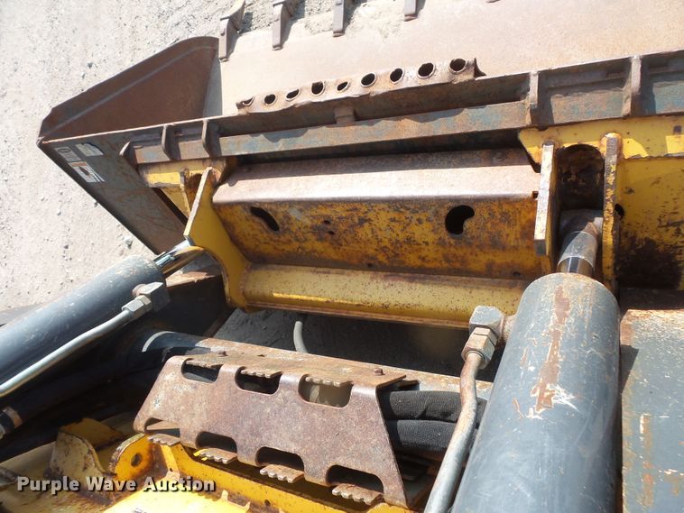 image for item FM9714 2012 John Deere 333D skid steer