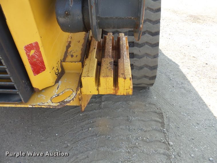 image for item FM9714 2012 John Deere 333D skid steer