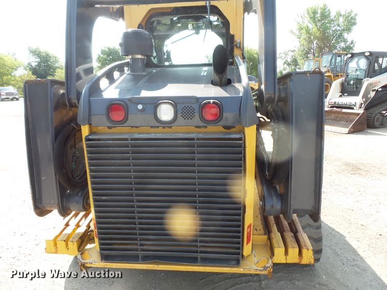 image for item FM9714 2012 John Deere 333D skid steer