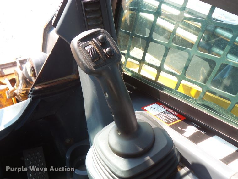 image for item FM9714 2012 John Deere 333D skid steer