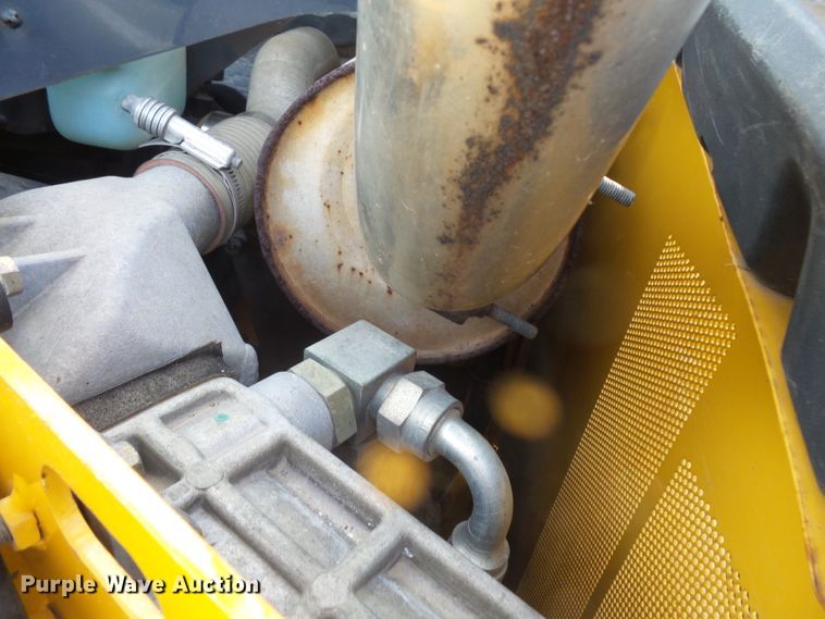 image for item FM9714 2012 John Deere 333D skid steer