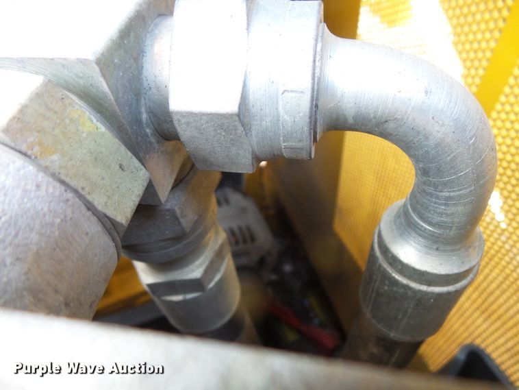 image for item FM9714 2012 John Deere 333D skid steer