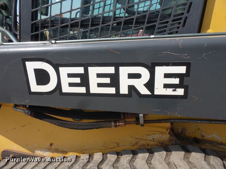 image for item FM9714 2012 John Deere 333D skid steer