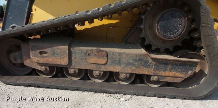 image for item FM9714 2012 John Deere 333D skid steer