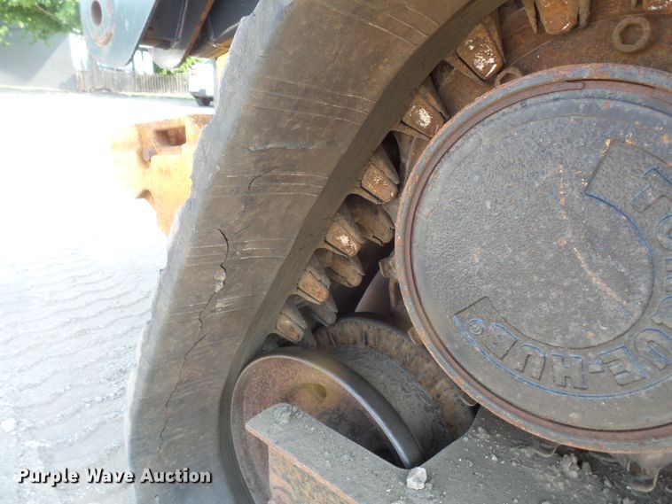 image for item FM9714 2012 John Deere 333D skid steer