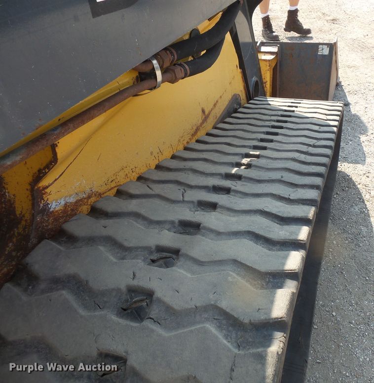 image for item FM9714 2012 John Deere 333D skid steer