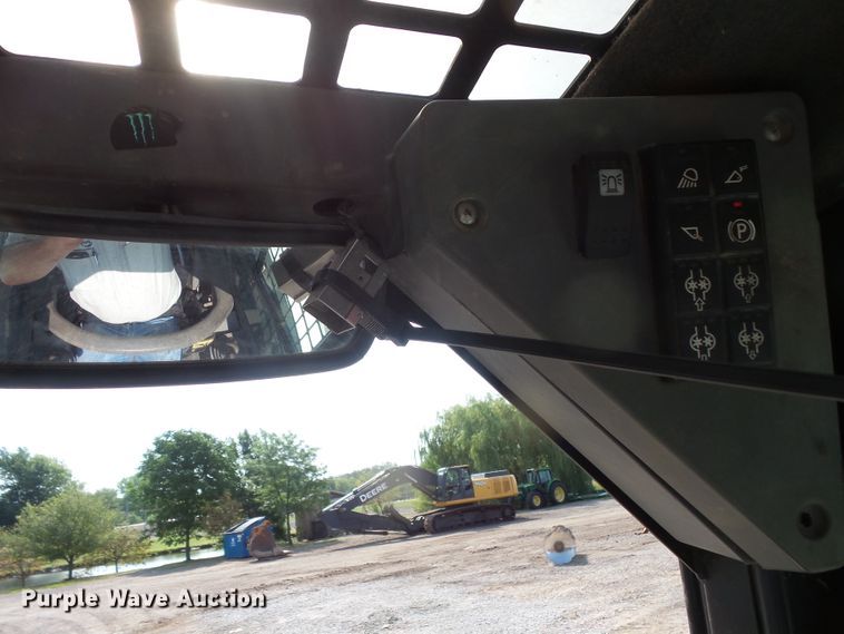 image for item FM9715 2011 Terex PT100G skid steer