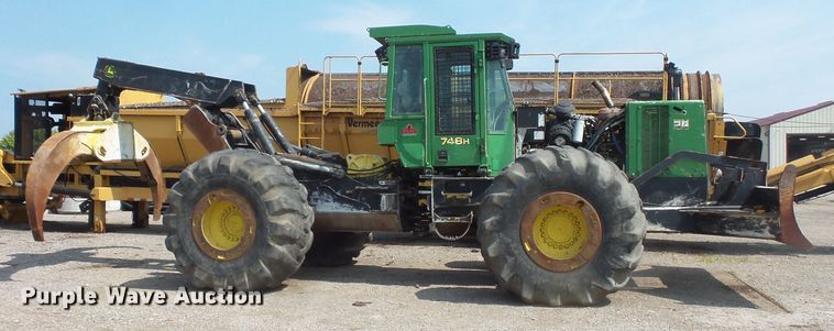image for item FM9717 2013 John Deere 748H skidder