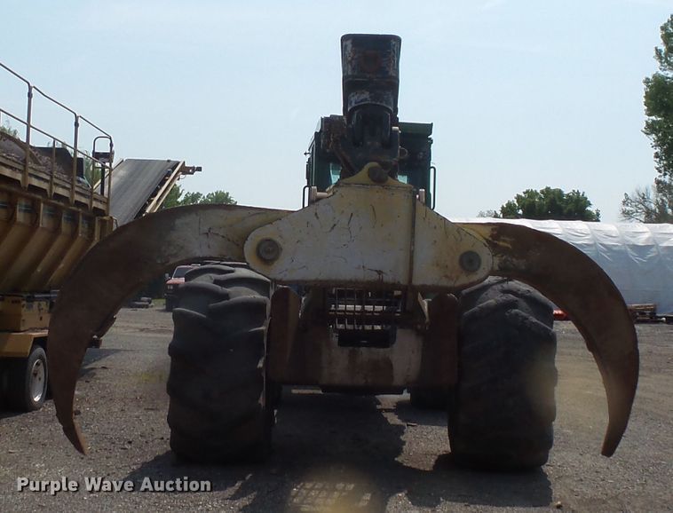 image for item FM9717 2013 John Deere 748H skidder