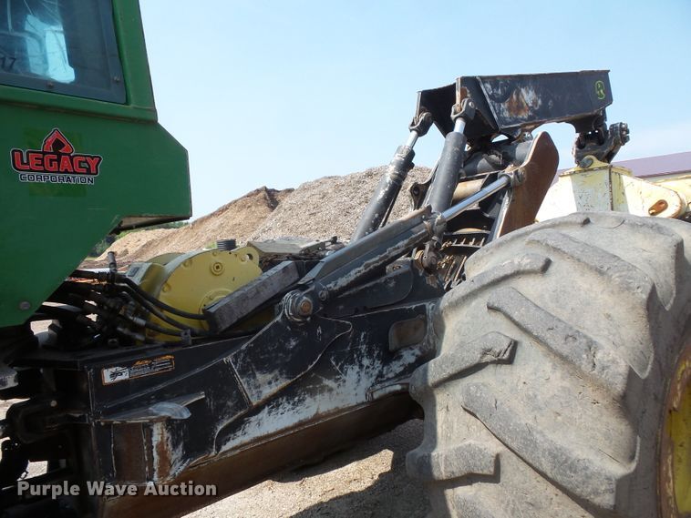 image for item FM9717 2013 John Deere 748H skidder