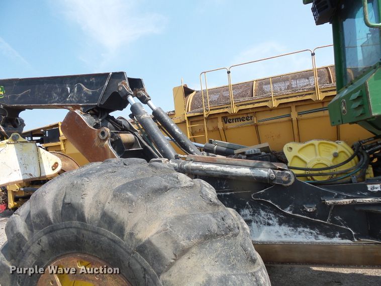 image for item FM9717 2013 John Deere 748H skidder