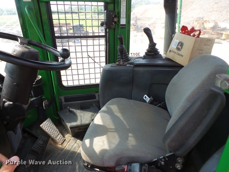 image for item FM9717 2013 John Deere 748H skidder