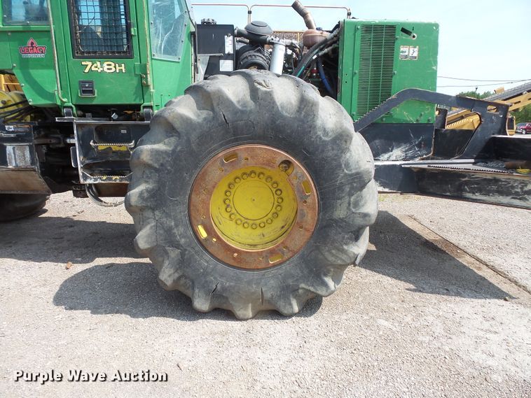 image for item FM9717 2013 John Deere 748H skidder