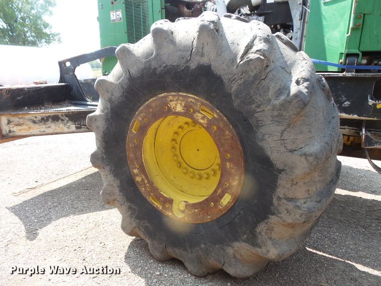 image for item FM9717 2013 John Deere 748H skidder