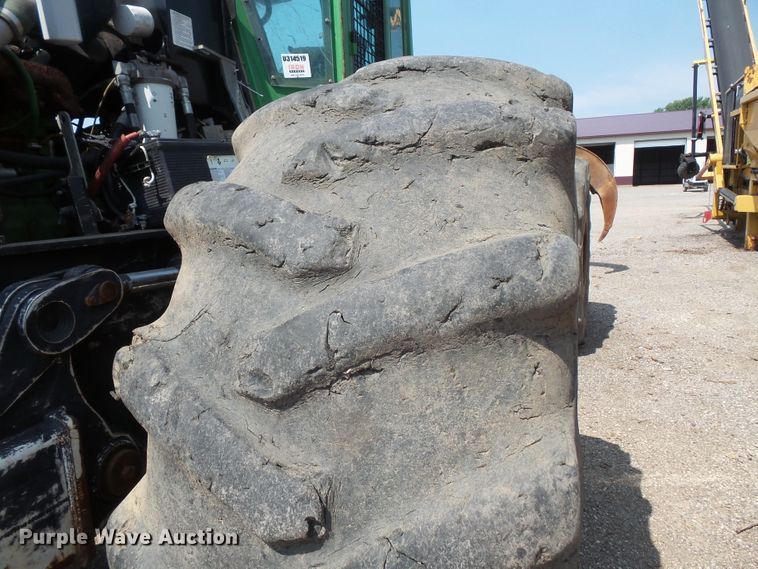 image for item FM9717 2013 John Deere 748H skidder