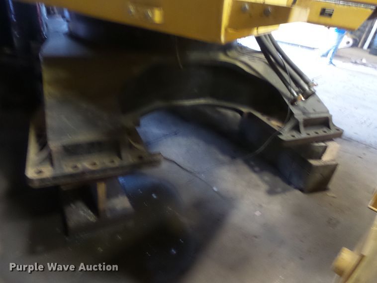 image for item FM9720 2012 John Deere 870G LC long reach excavator