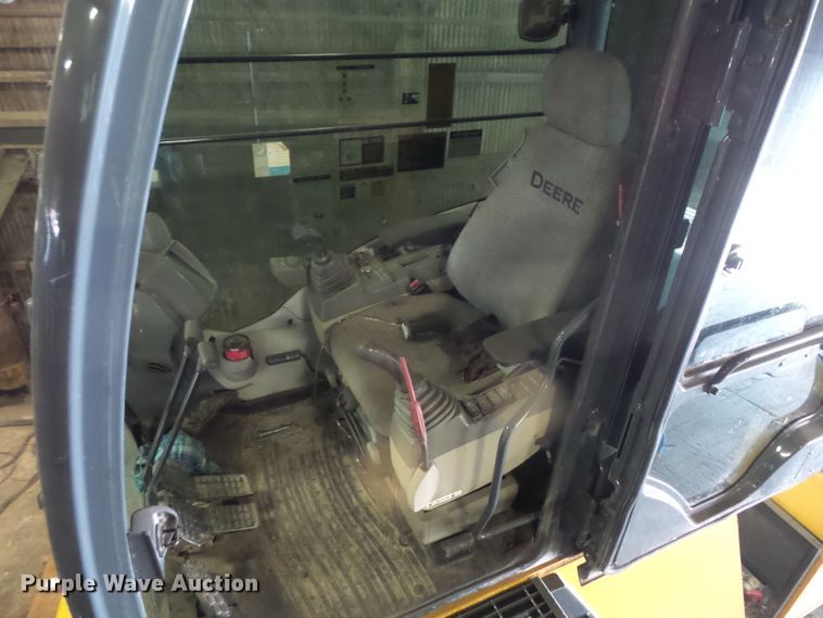 image for item FM9720 2012 John Deere 870G LC long reach excavator