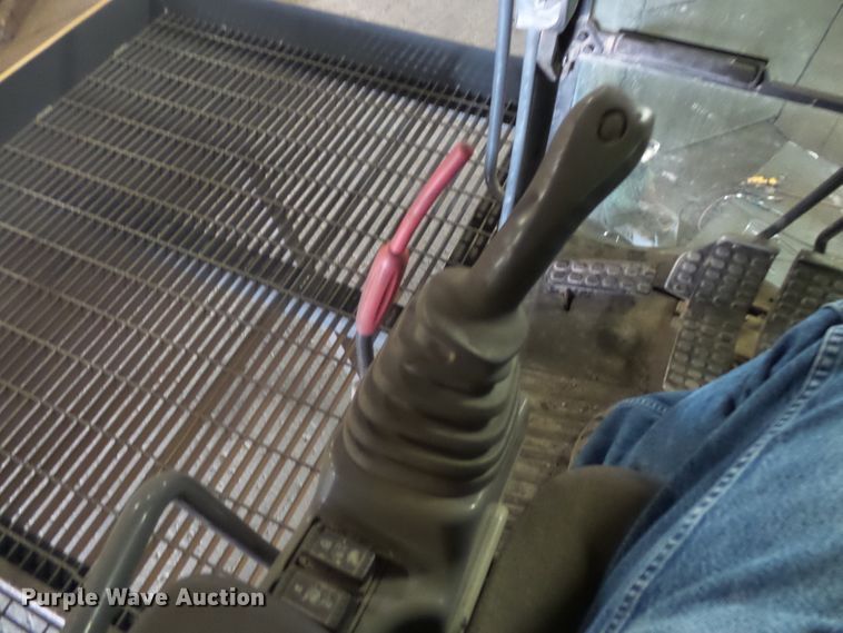 image for item FM9720 2012 John Deere 870G LC long reach excavator