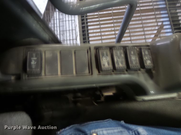 image for item FM9720 2012 John Deere 870G LC long reach excavator