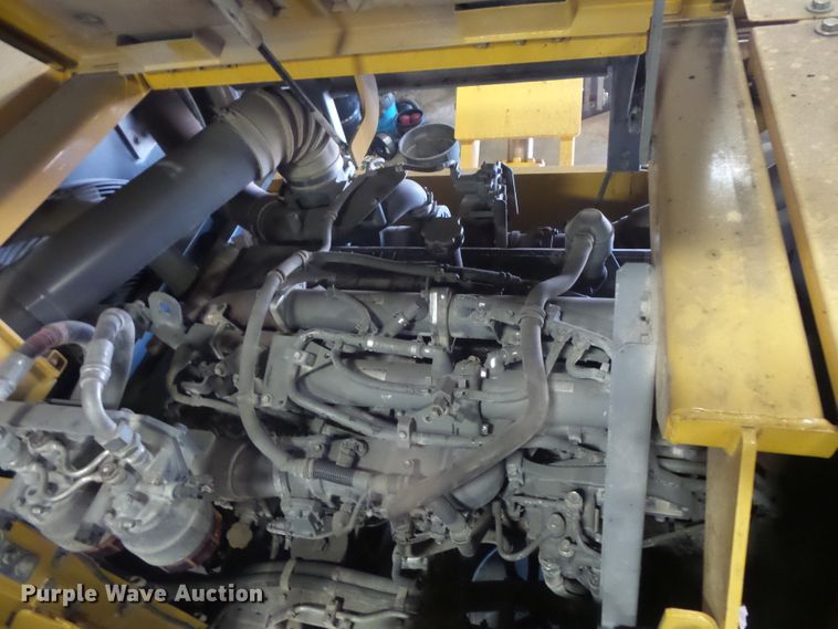 image for item FM9720 2012 John Deere 870G LC long reach excavator