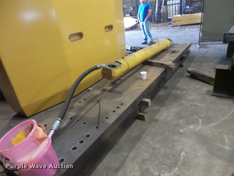 image for item FM9720 2012 John Deere 870G LC long reach excavator