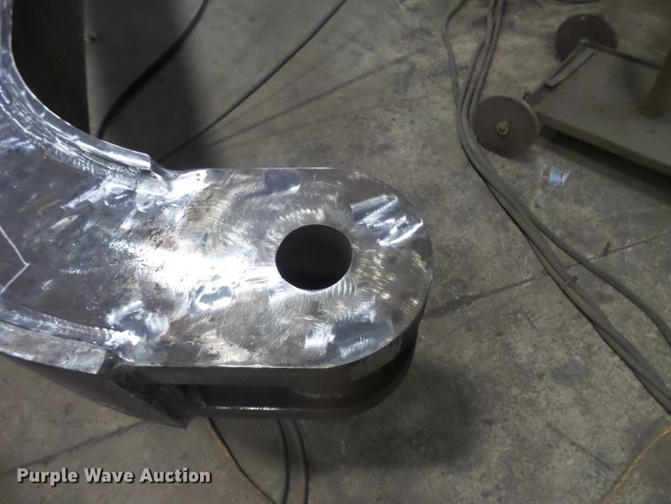 image for item FM9720 2012 John Deere 870G LC long reach excavator