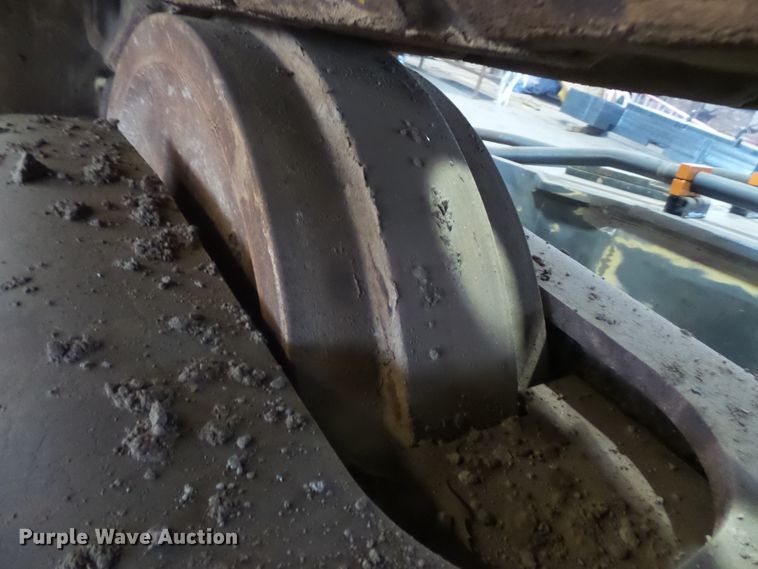 image for item FM9720 2012 John Deere 870G LC long reach excavator