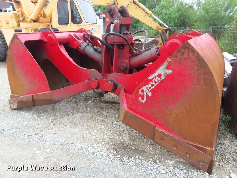 image for item FM9720 2012 John Deere 870G LC long reach excavator